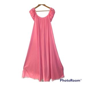 VTG Claire Sandra Pink Long Sweeping Nightgown Lace Appliqué M